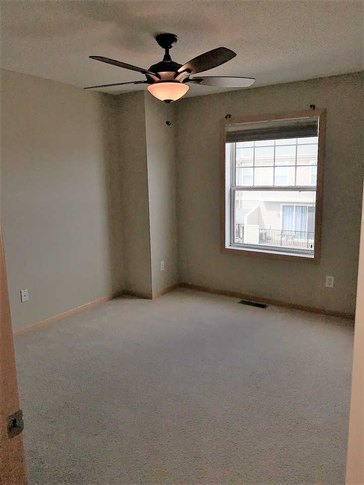7507 Parkridge Ln - Photo 7 of 21