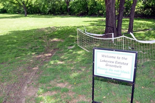 3812 Lakeway Dr - Photo 3 of 29