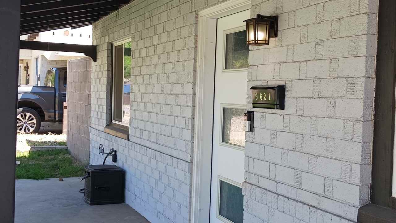 9621 N 1st Ave - Photo 3 of 18