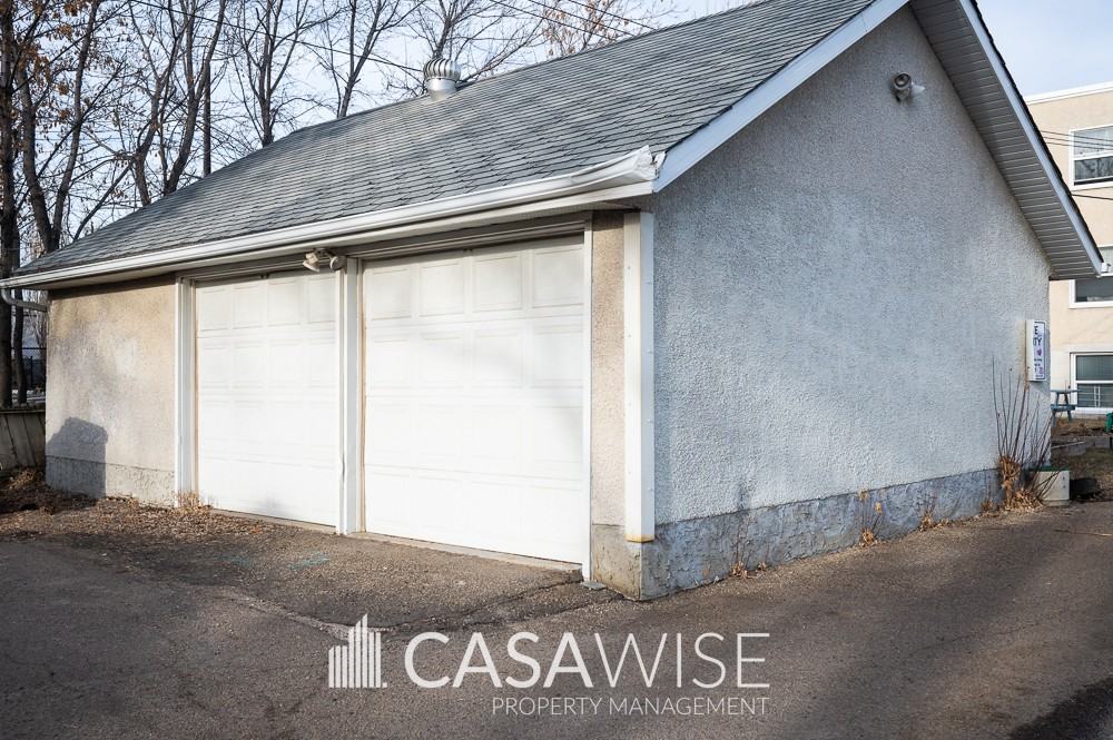 10622G 124 St Nw - Photo 3 of 4