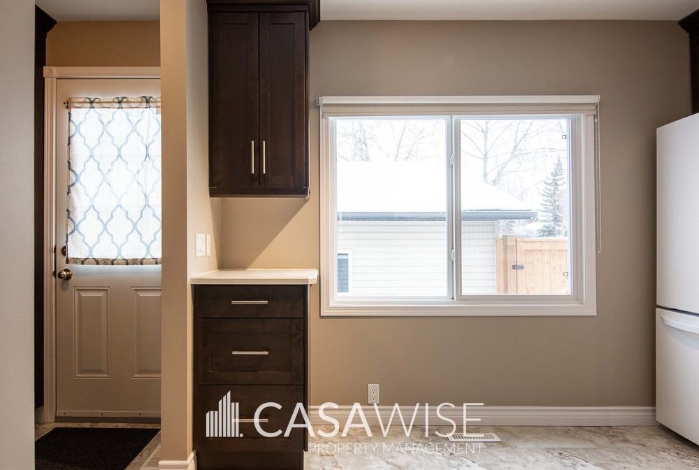 4834 32 Ave Nw - Photo 3 of 22