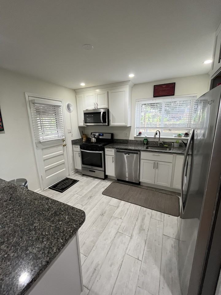 4036 Lyons Street - Photo 3 of 10