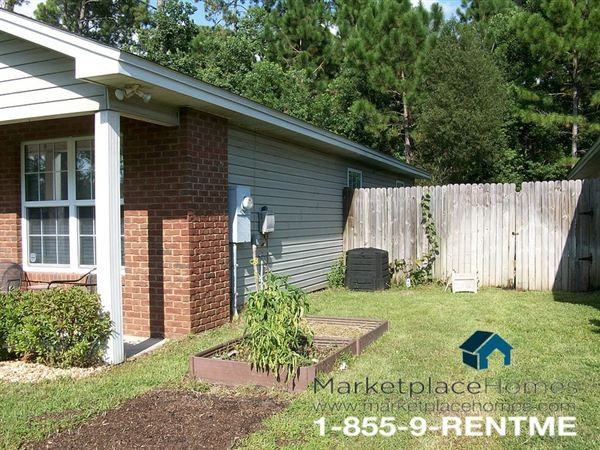 2211 Minnesota Ave - Photo 2 of 12
