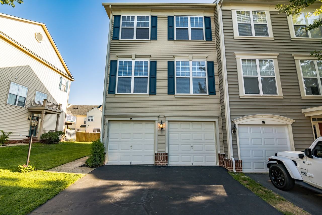 9240 Cascade Falls Drive - Photo 2 of 17