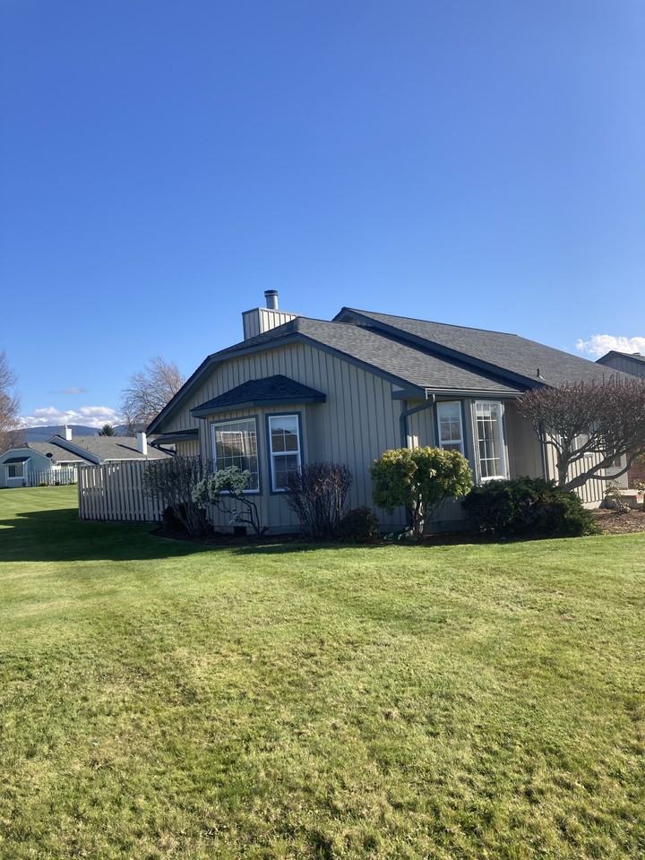 862 N Oxford Way #NA - Photo 3 of 14