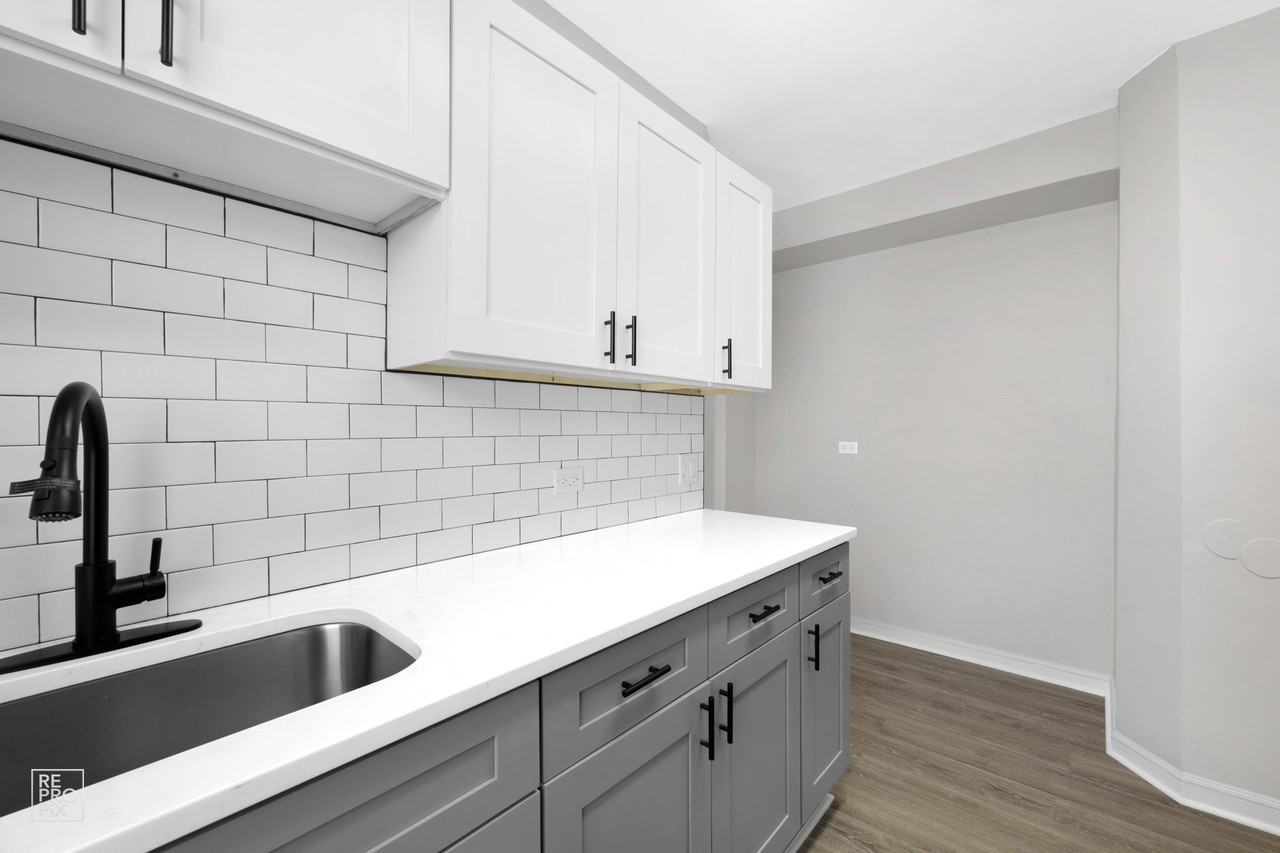 7609 S Coles - Photo 2 of 17