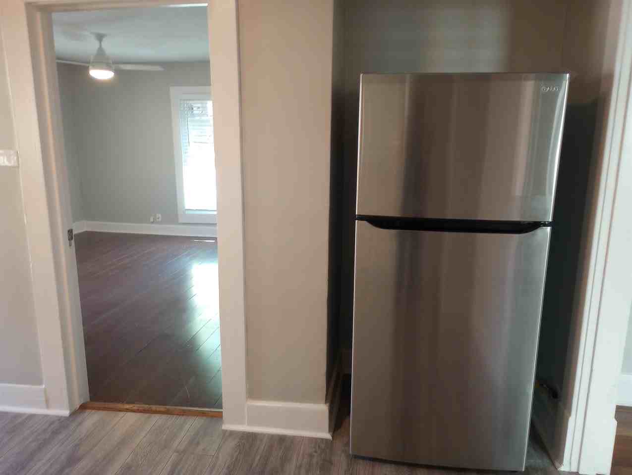 218 N Hickory St #1 - Photo 4 of 20