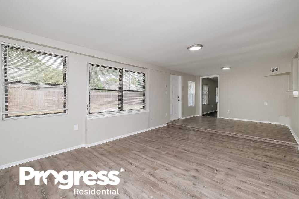 2120 Catalina Dr - Photo 3 of 16