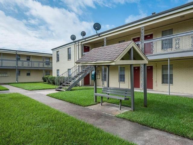 2011 Ward Rd - Photo 3 of 12