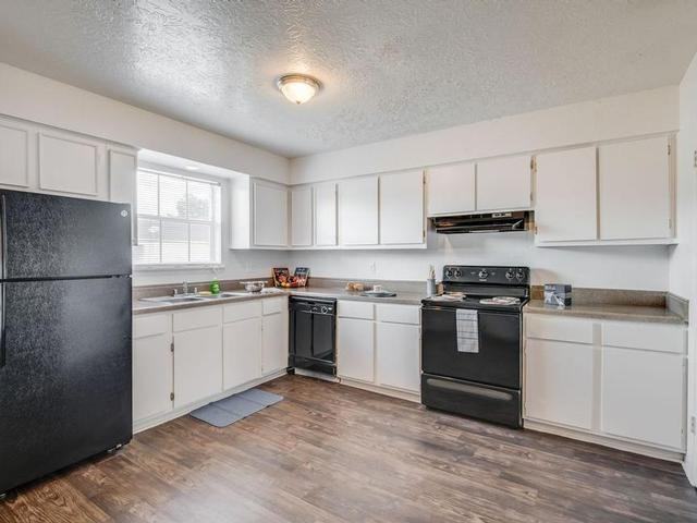 2011 Ward Rd - Photo 2 of 12