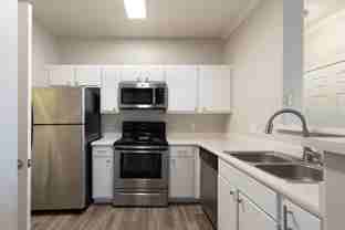 6515 W Mcdowell Rd - Photo 1 of 1