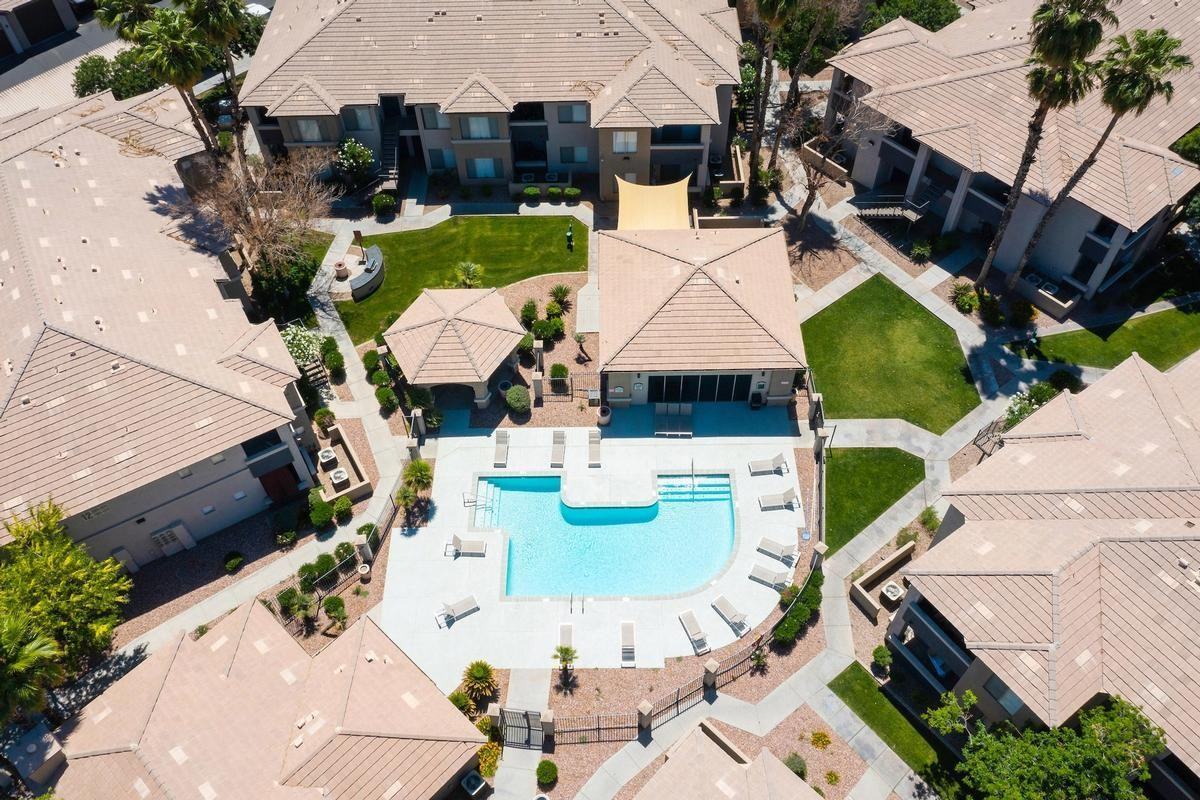 6515 W Mcdowell Rd - Photo 4 of 15