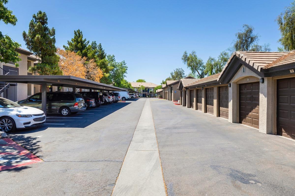 6515 W Mcdowell Rd - Photo 7 of 15