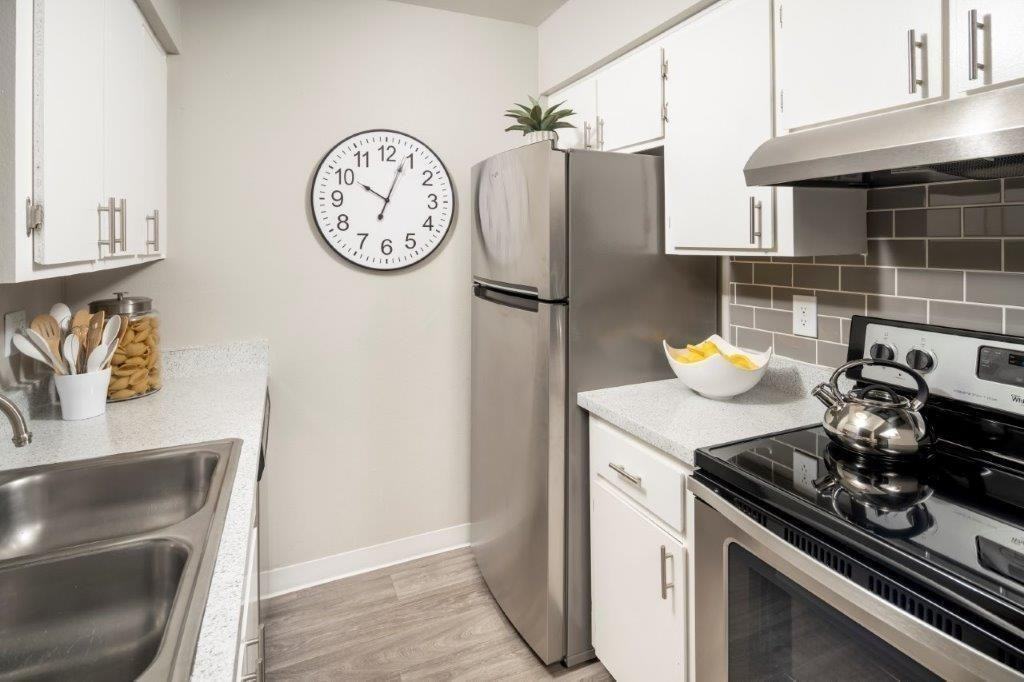 7077 W Mcdowell Rd - Photo 4 of 5