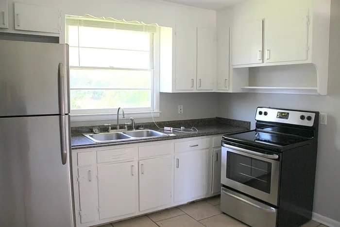 116 Glancy Street - Photo 2 of 7