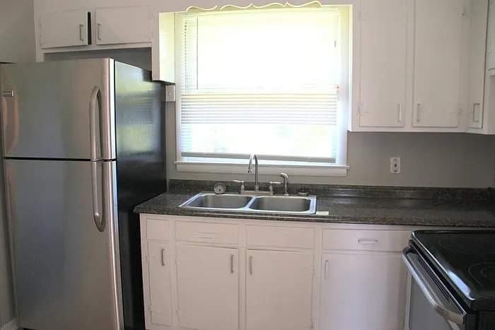 116 Glancy Street - Photo 3 of 7