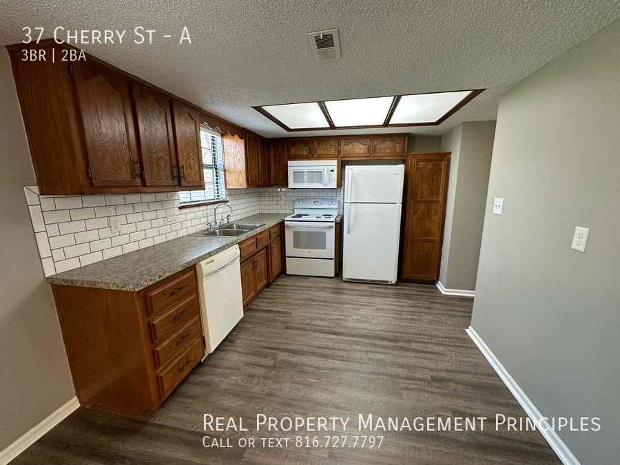 37 Cherry St #A - Photo 3 of 16