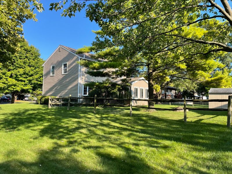 131 Foxhill Ln - Photo 2 of 39