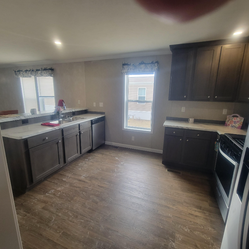209 Golfview Ct - Photo 3 of 33