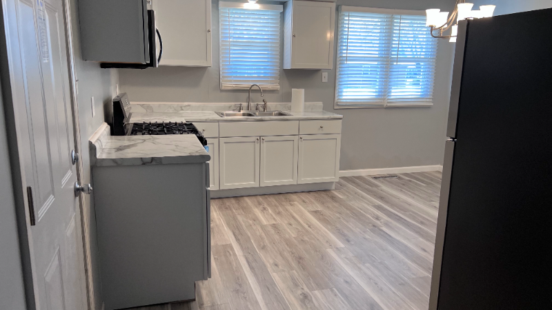 535 N Webster Cir E - Photo 3 of 24