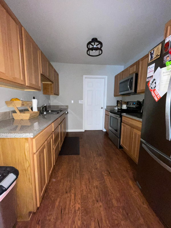 519 W 10th St - Photo 2 of 13