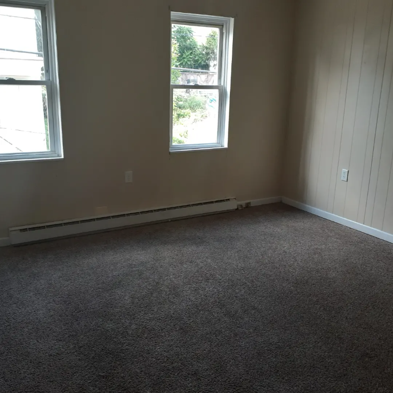 414 W Poplar St - Photo 3 of 11