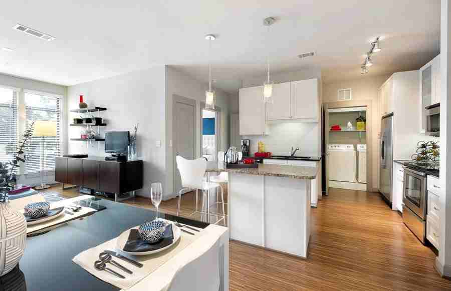 1611 W 5th St #A3 - Photo 2 of 8