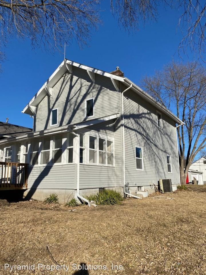 1901 E 12th St - Photo 3 of 29