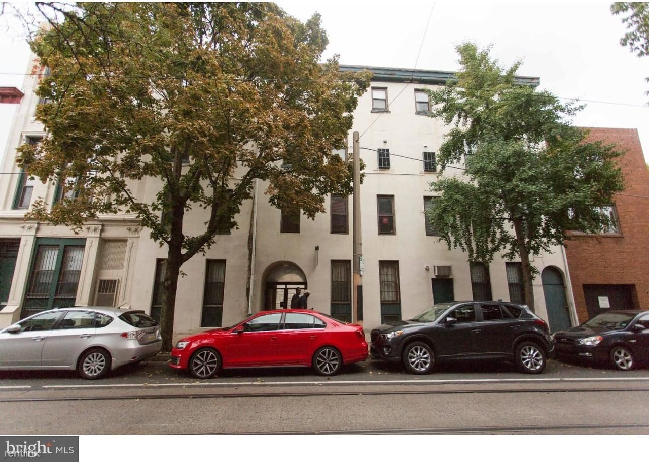 409 S 11th St - Photo 2 of 11