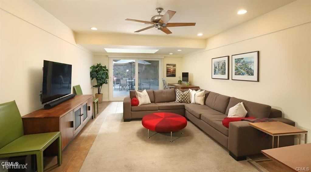 5679 Bramblewood Rd - Photo 3 of 10