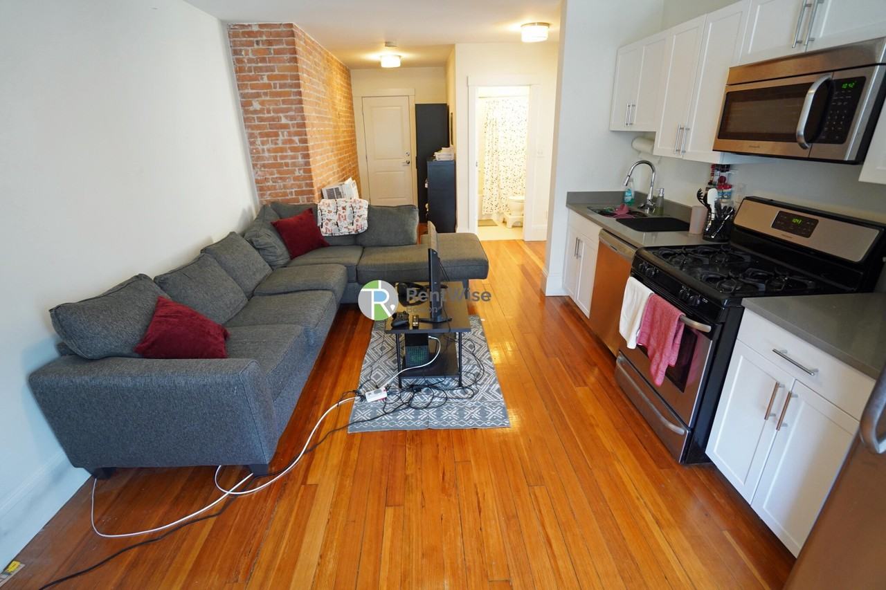 83 Harvard St #29 - Photo 3 of 15