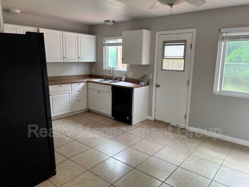 12845 Beechtree St - Photo 2 of 18