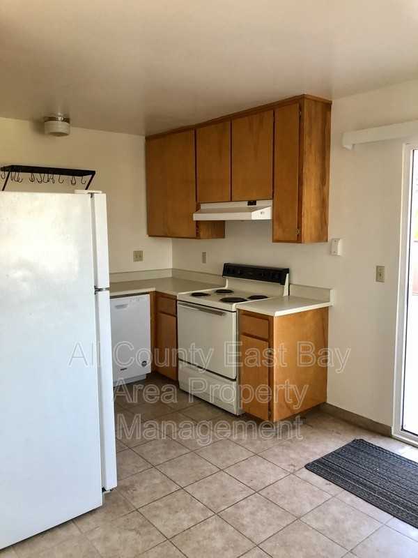 611 Lexington Ave #C - Photo 3 of 11