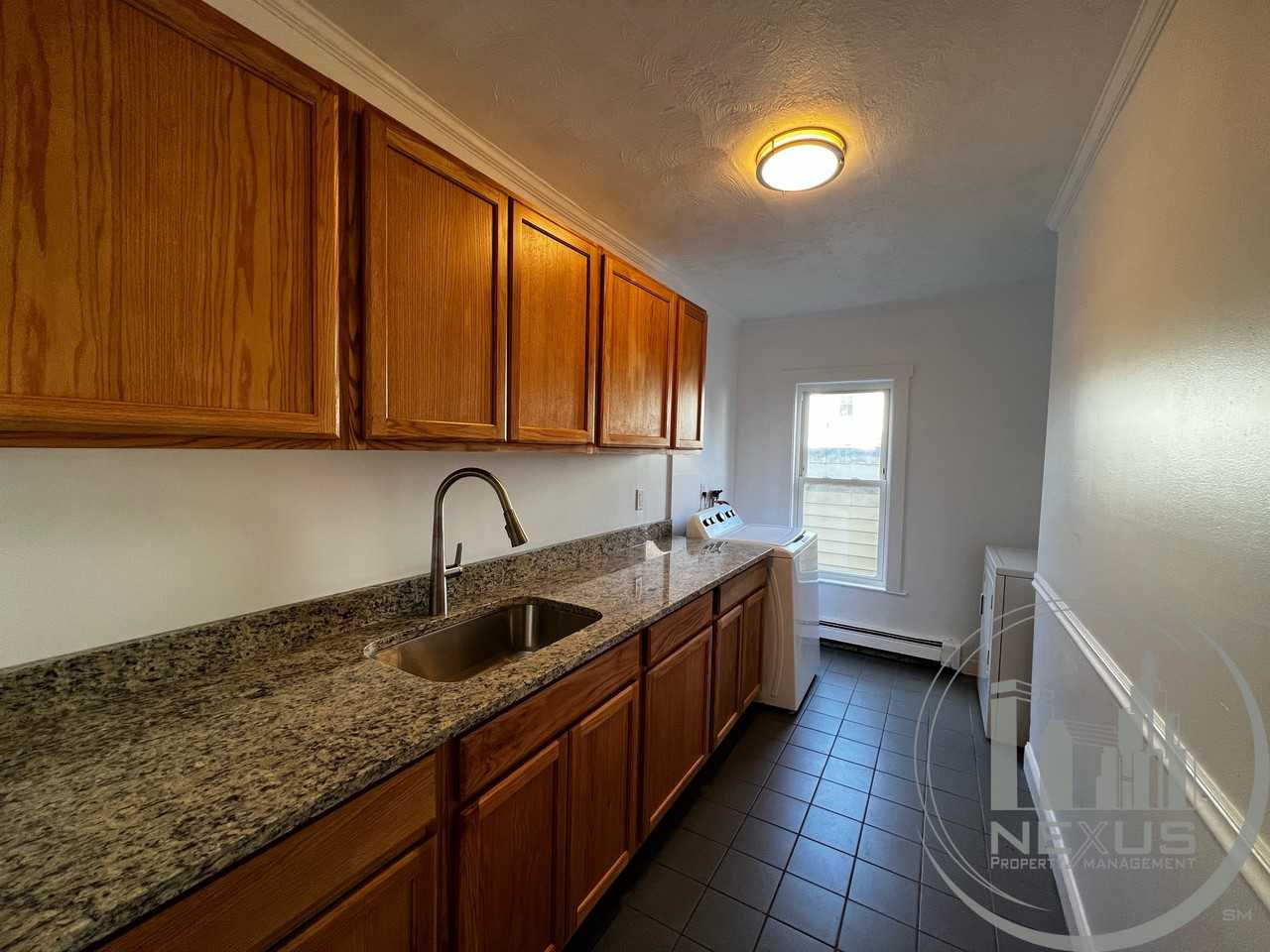 583 Willow St - Photo 5 of 14