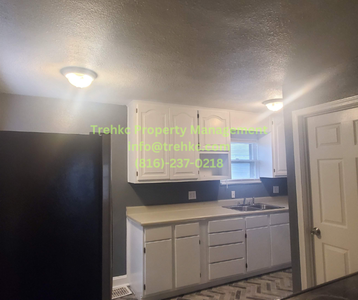 2809 Monroe Ave - Photo 2 of 9