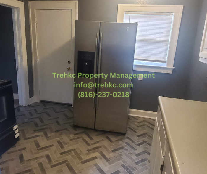 2809 Monroe Ave - Photo 3 of 9