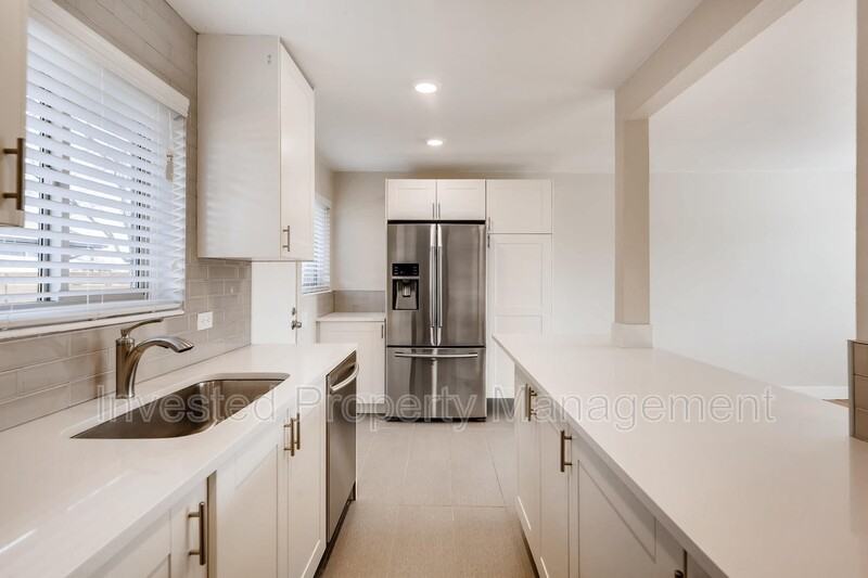 4247 Shoshone St - Photo 5 of 12