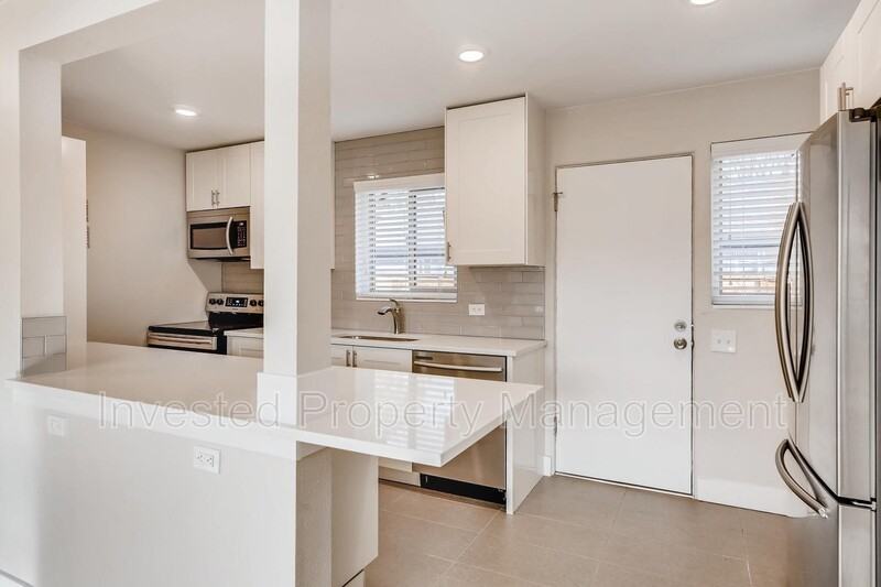 4247 Shoshone St - Photo 3 of 12
