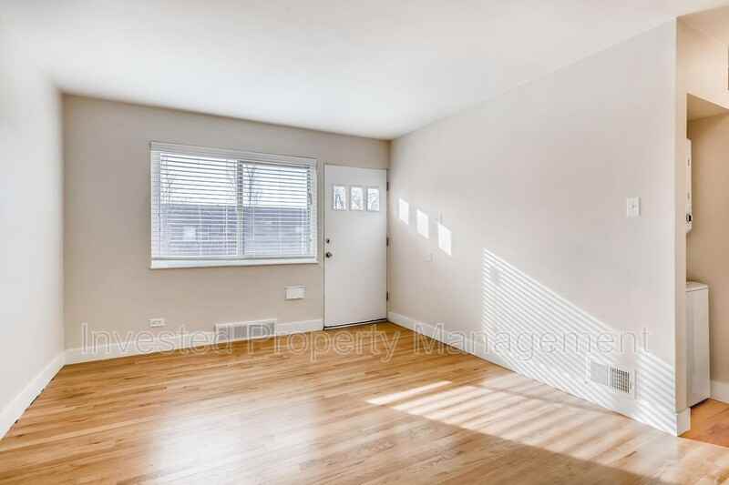 4247 Shoshone St - Photo 2 of 12