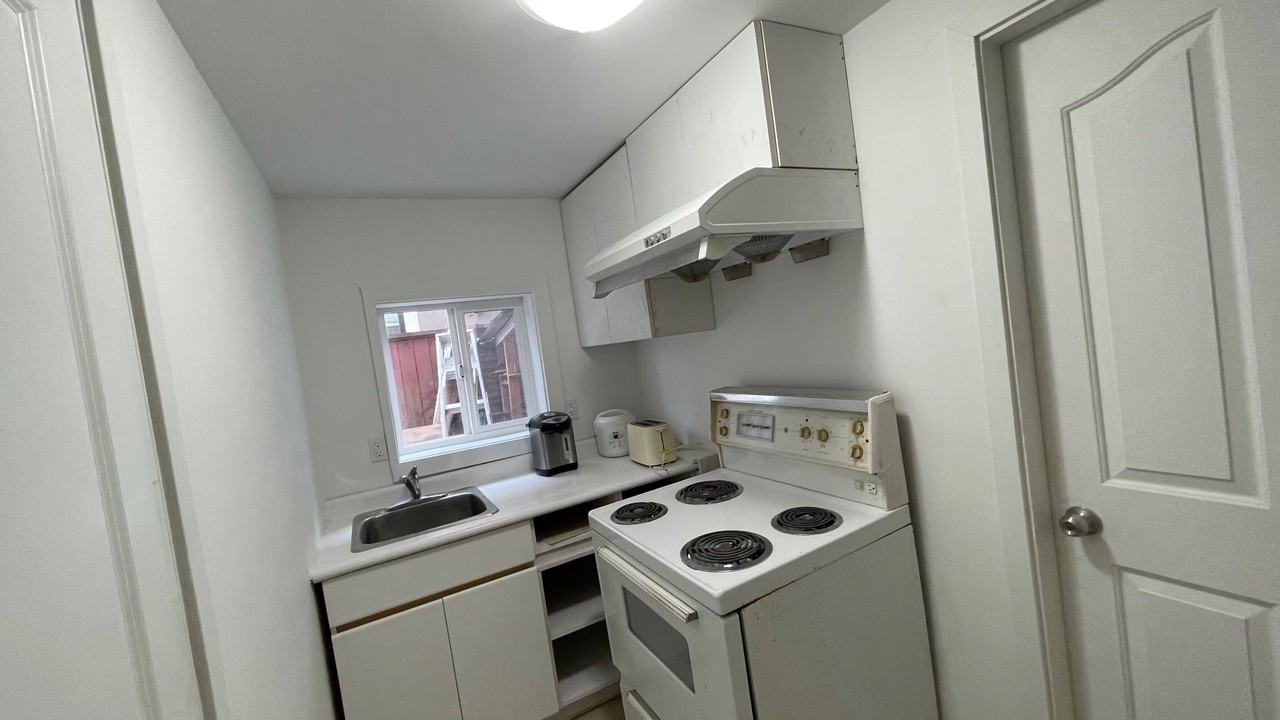 Nadine Crescent & Azure Rd - Photo 3 of 12