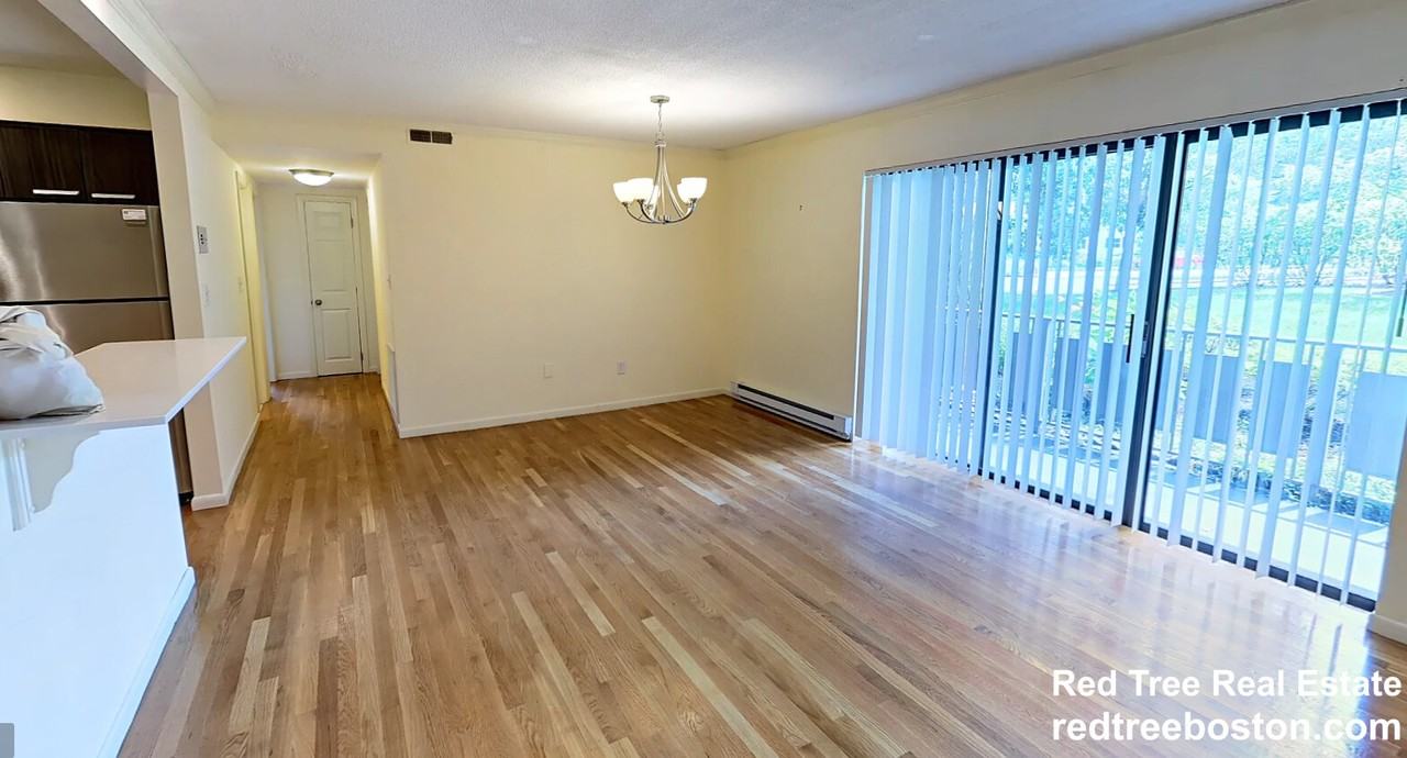 320 Hammond Pond Pkwy #101