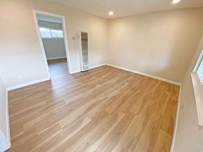 1026 Luther Ave - Photo 2 of 14