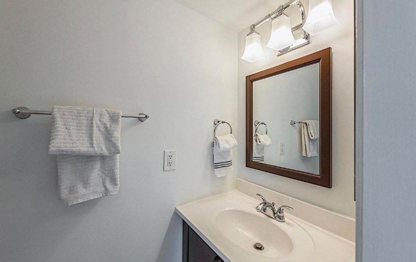 4900 Schuyler Dr #03 - Photo 3 of 6