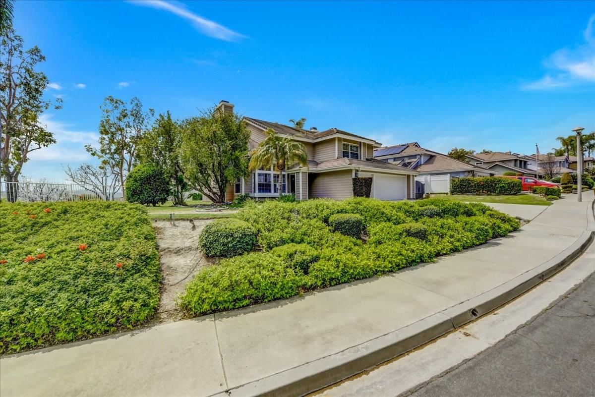 21810 Clearwater Drive - Photo 3 of 34