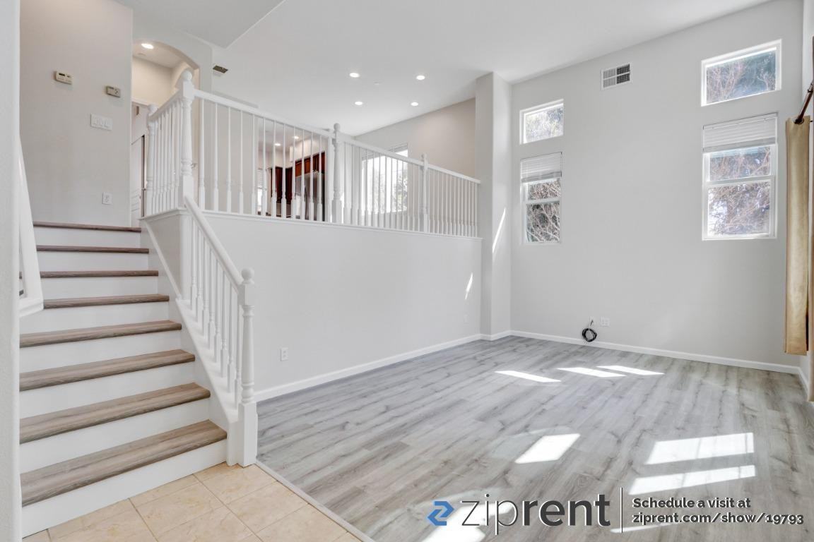 2702 Holly St - Photo 2 of 22