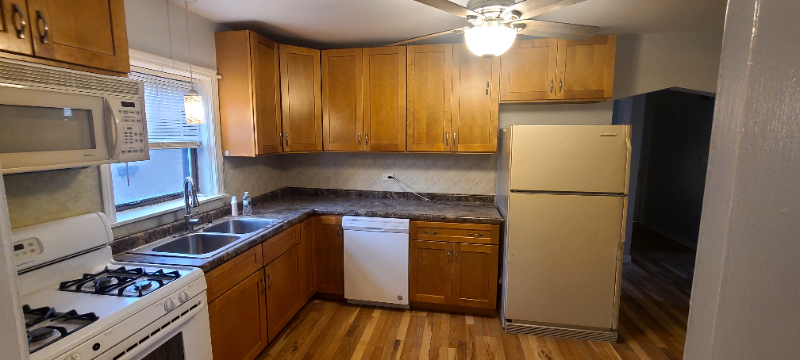 2340 West St - Photo 3 of 10