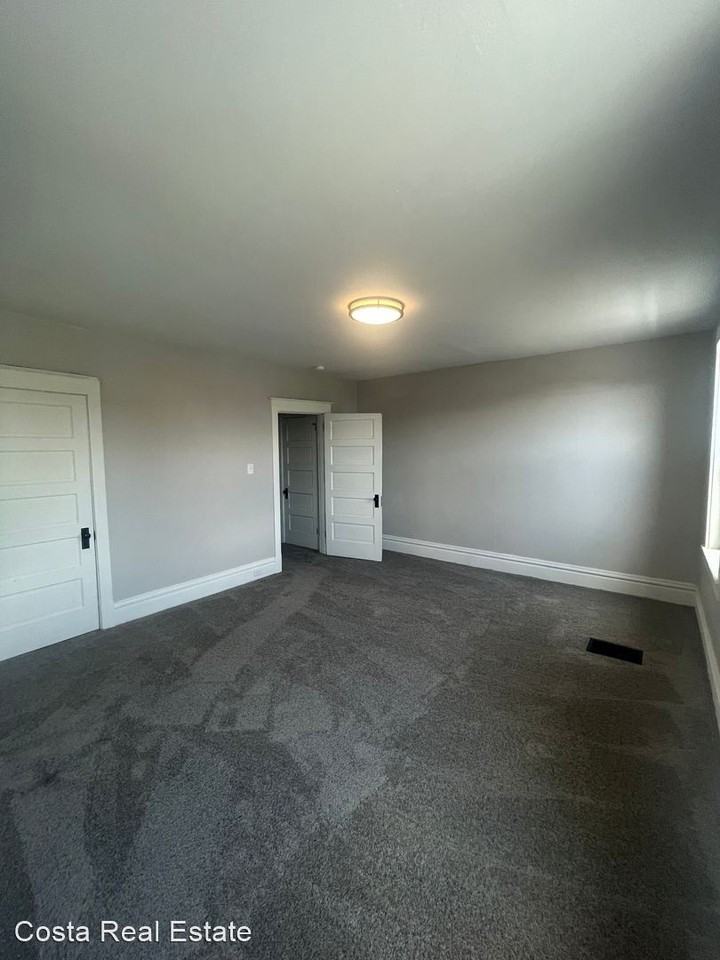 3343 Webster Ave - Photo 2 of 15