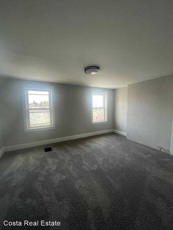 3343 Webster Ave - Photo 3 of 15