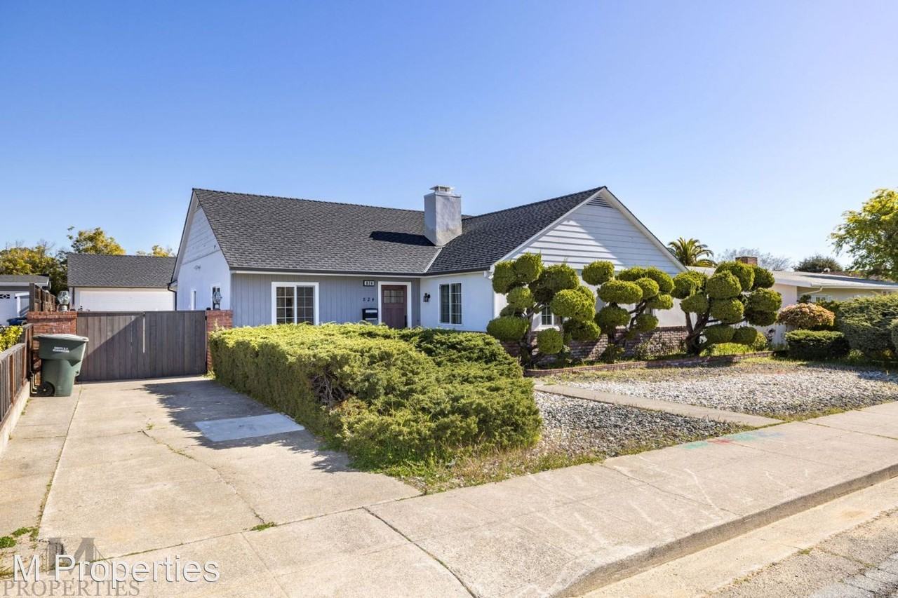 824 Hawthorne Way - Photo 3 of 32