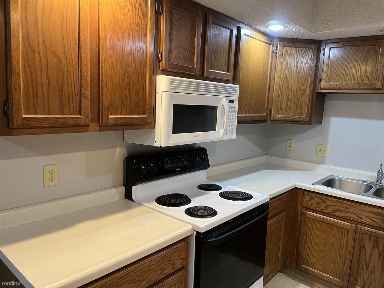 3133 16th Ave N - Photo 2 of 5